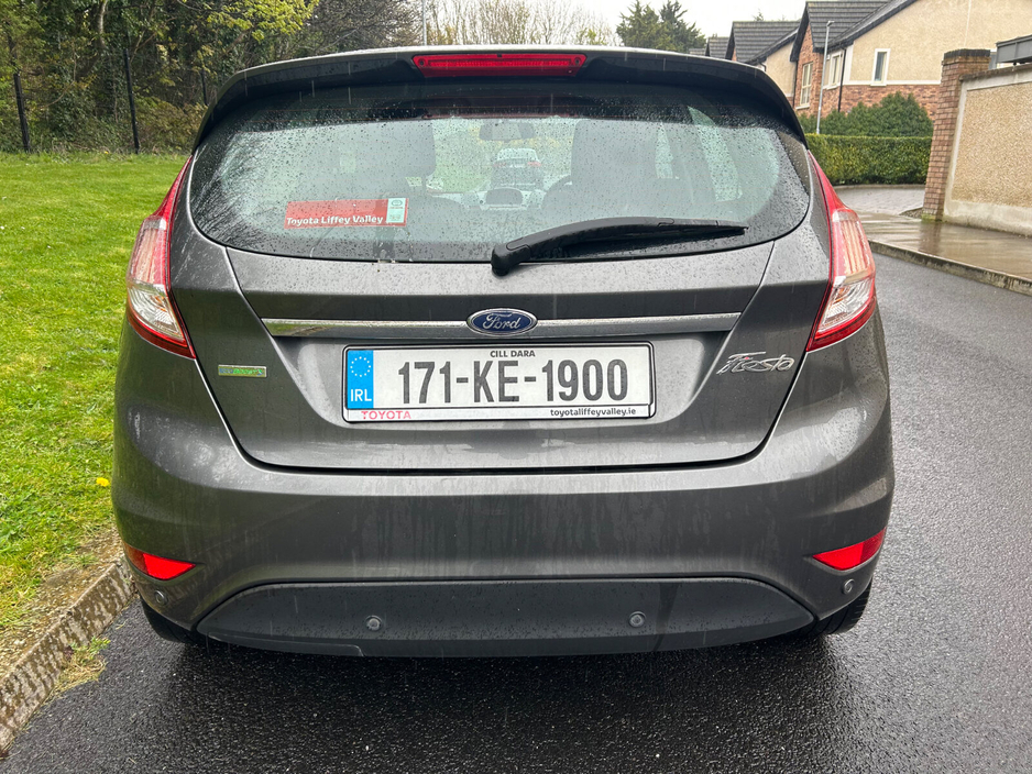 2017 Ford Fiesta - image 6