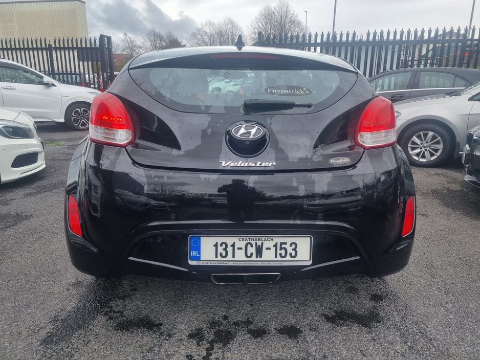 2013 Hyundai Veloster - image 13