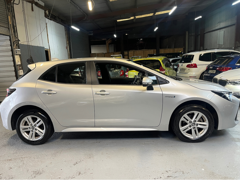 2021 Toyota Celsior HYBRID LUNA H/B AUTO 4DR €24,500