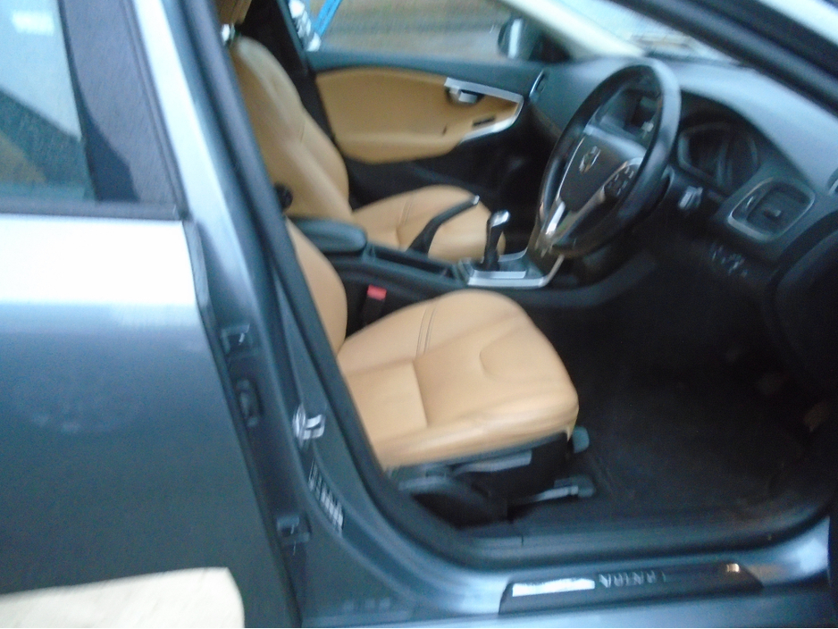 2017 Volvo V40 D2 MOMENTUM ED 5DR €12,950