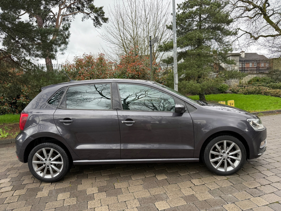 2016 Volkswagen Polo - image 6