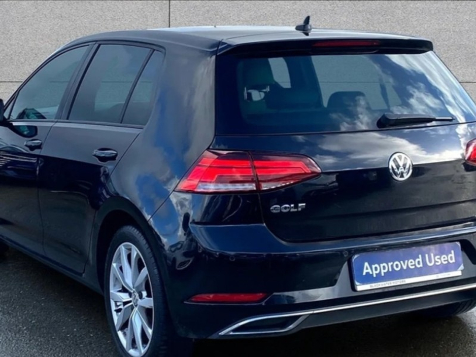 2019 Volkswagen Golf - image 2