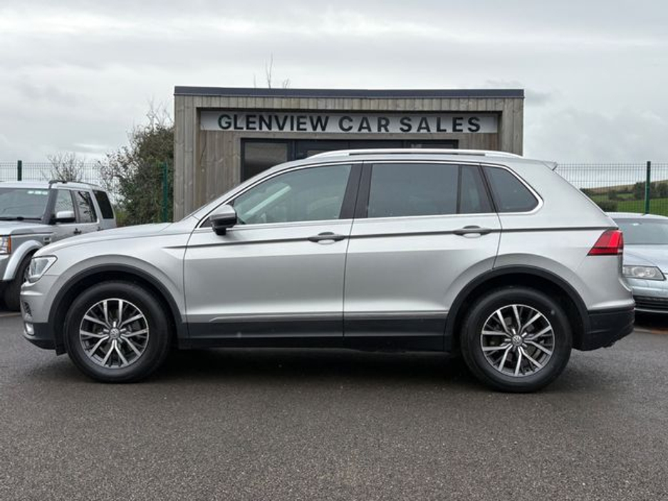 2017 Volkswagen Tiguan - image 4