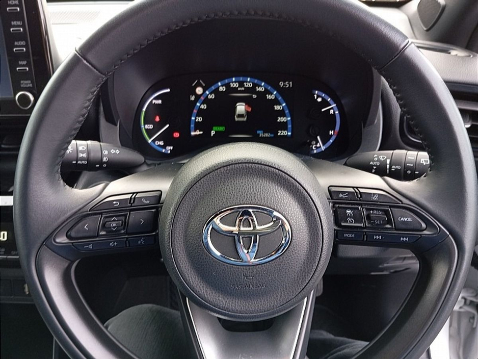 2024 Toyota Yaris Cross 1.5 Hybrid Luna Sport (Pearl white) €30,850