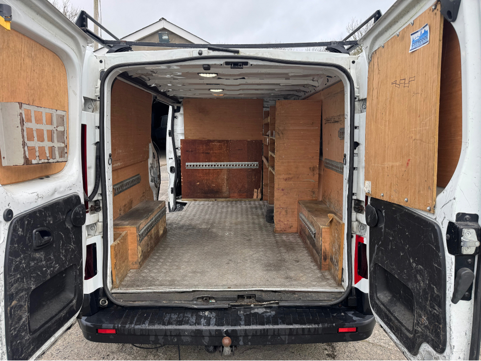 2021 Renault Trafic - image 7