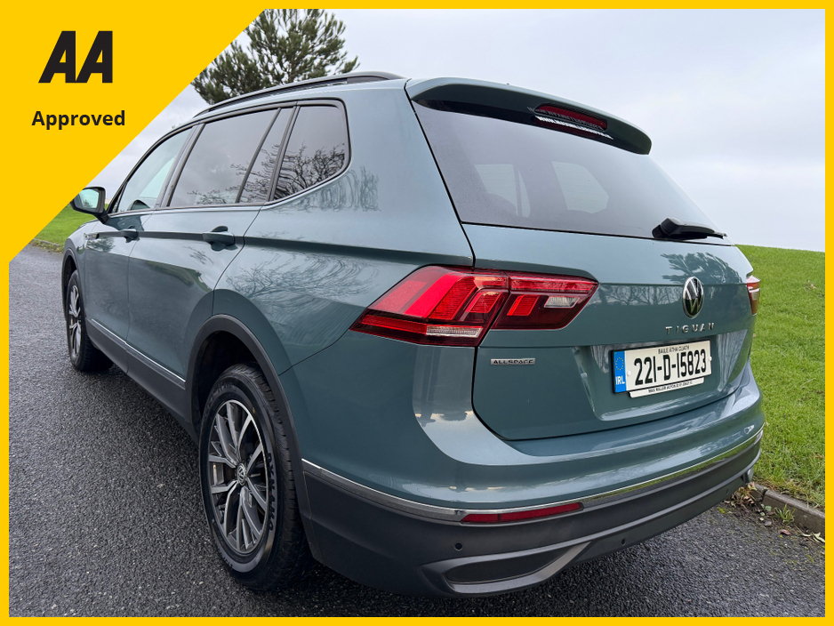 2022 Volkswagen Tiguan - image 5