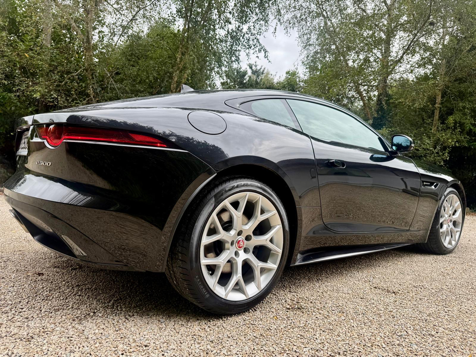 2018 Jaguar F-Type - image 3