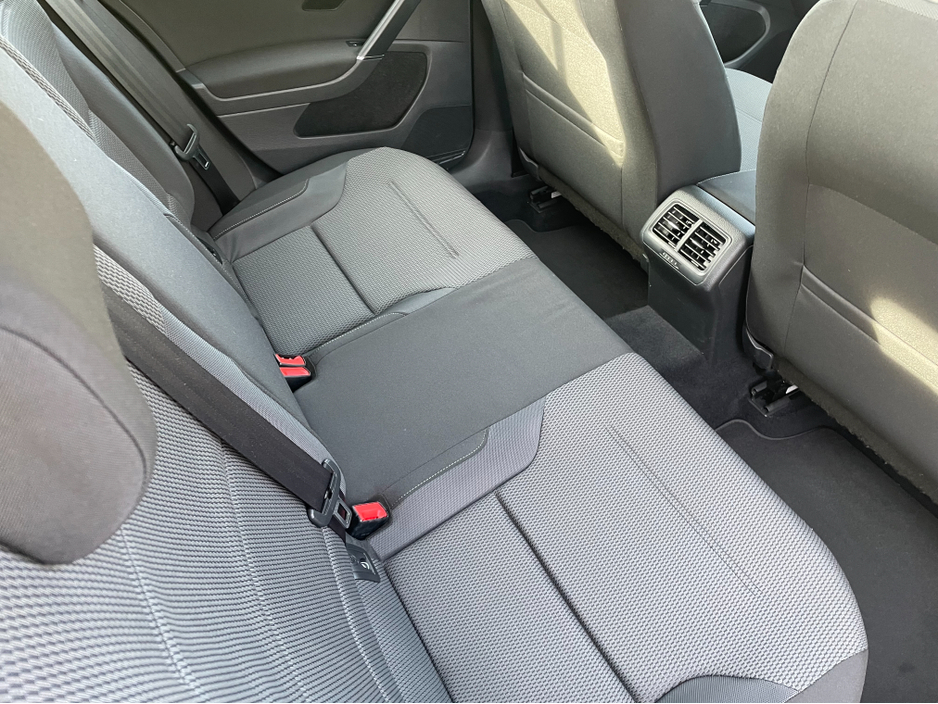 2016 Volkswagen Golf - image 22