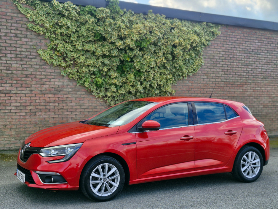 2019 Renault Megane - image 14
