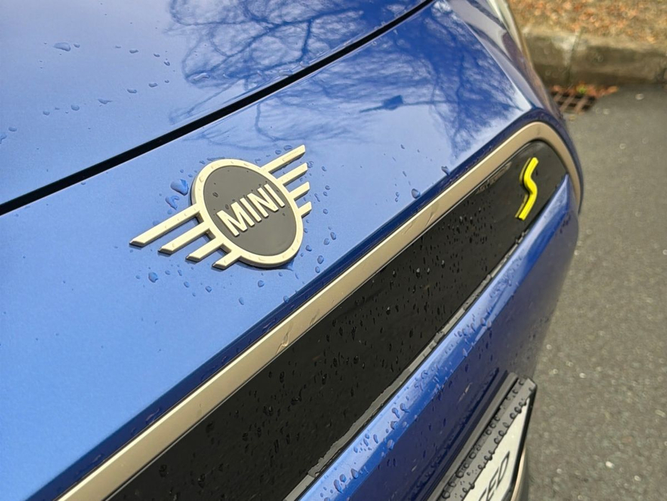 2024 MINI Hatch - image 20