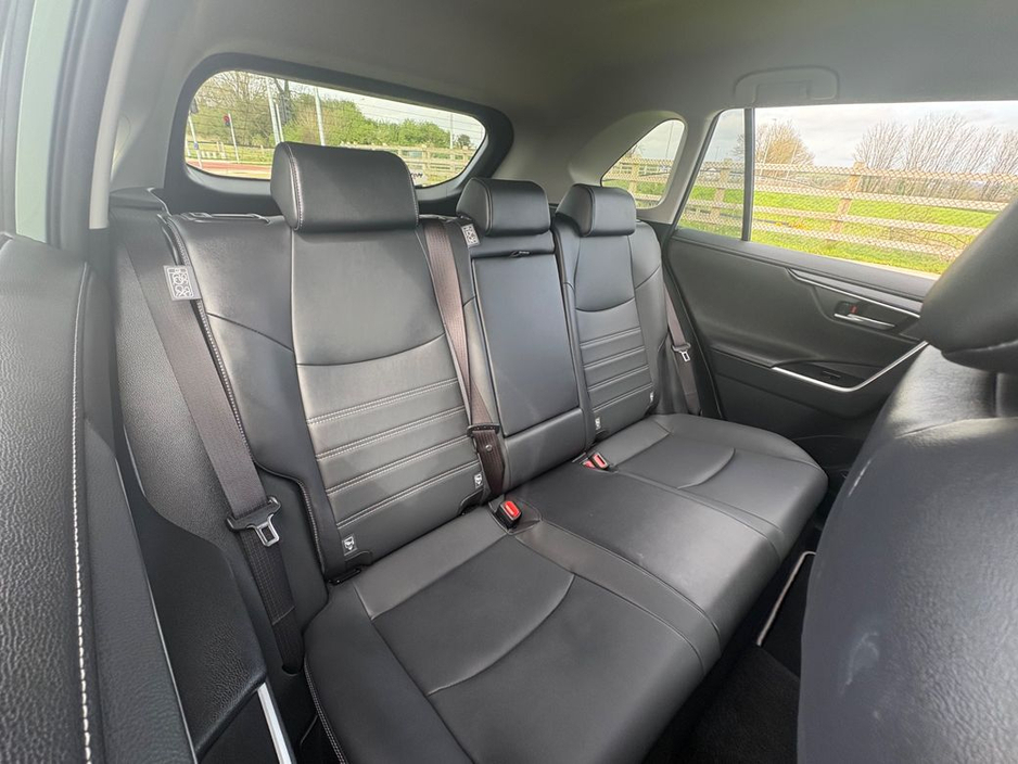 2024 Toyota Rav4 - image 9