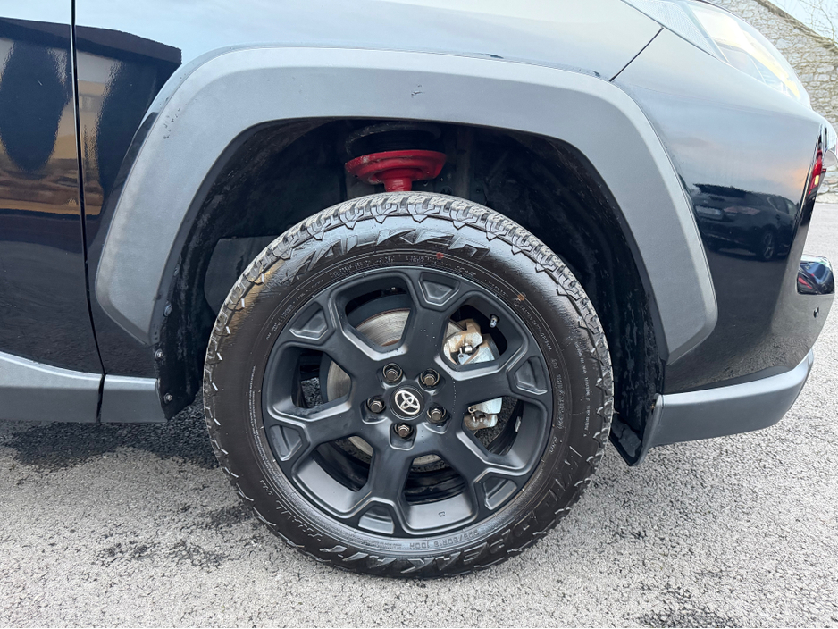 2023 Toyota Rav4 - image 10