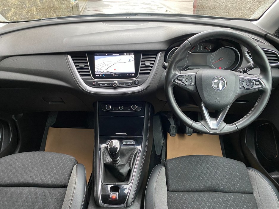 2019 Vauxhall Grandland X - image 9