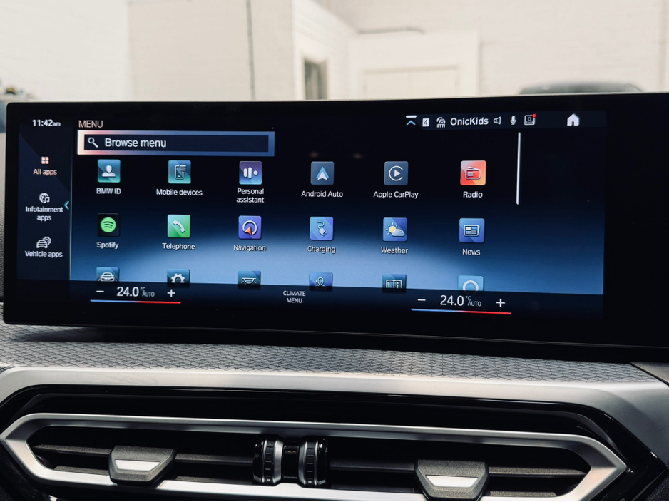 2023 BMW 3 Series - image 18