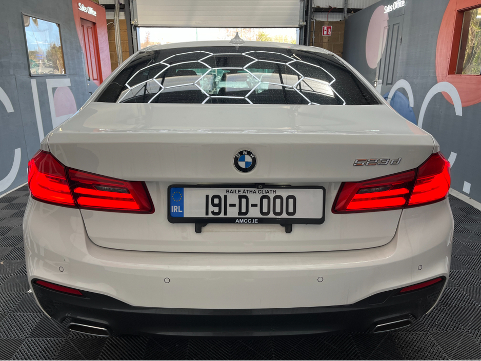 2019 BMW 5 Series - image 3