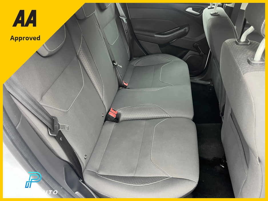 2015 Ford Focus - image 11