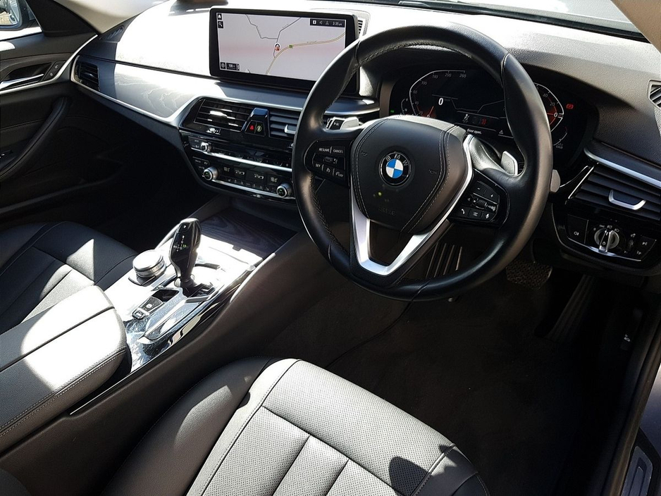 2023 BMW 5 Series - image 6