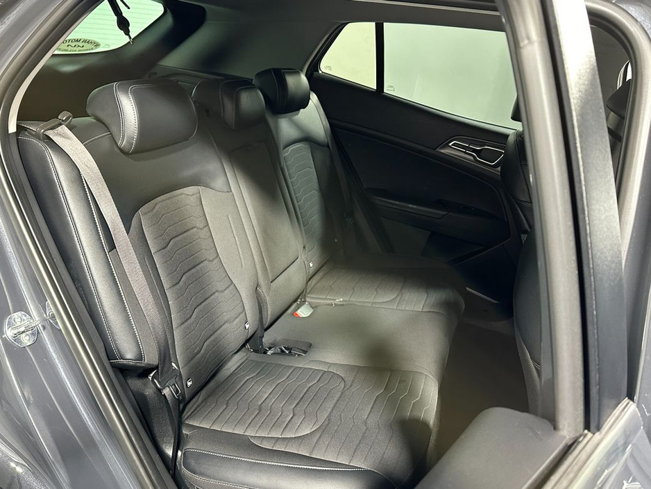 2023 Kia Sportage - image 11
