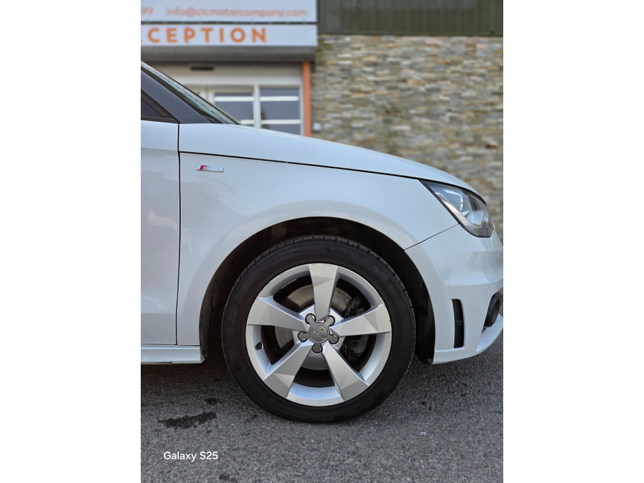 2012 Audi A1 - image 11