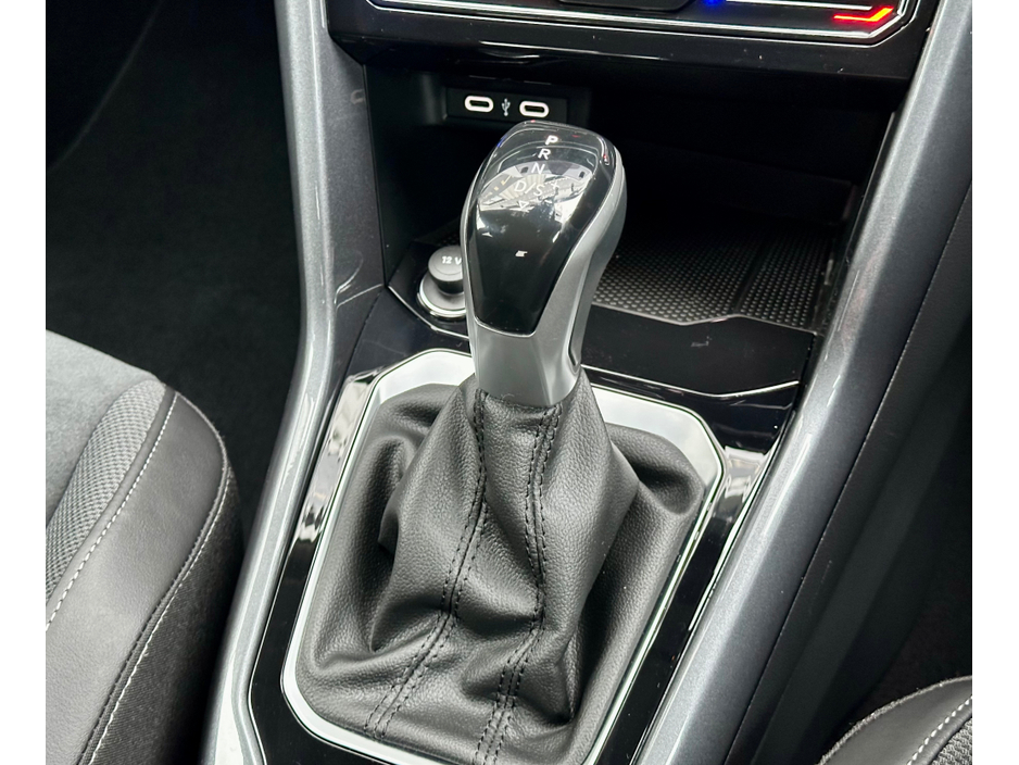 2023 Volkswagen T-Roc ++JUST 6K KML++ STYLE 1.5 TSI D7F 150HP €34,950