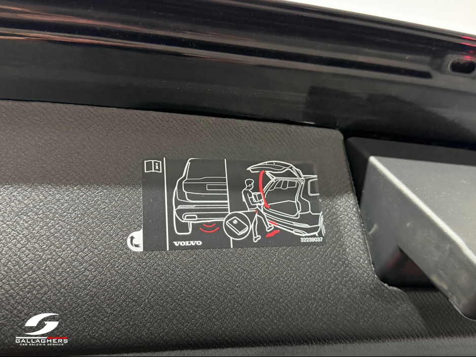 2023 Volvo XC90 - image 32