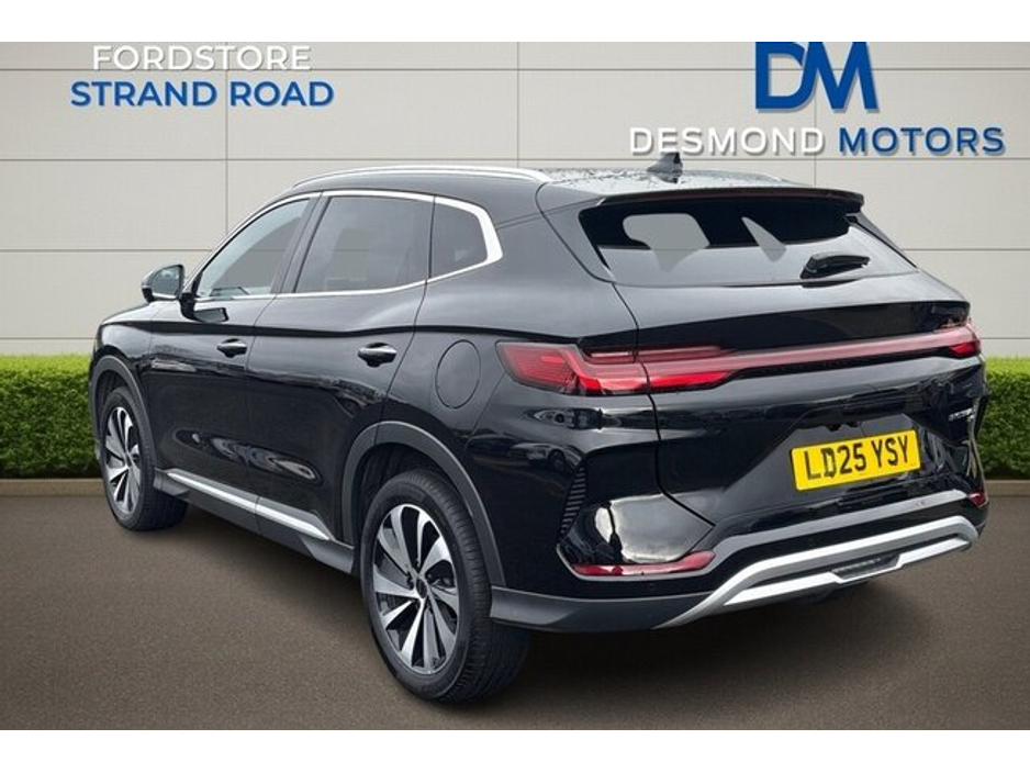 2025 BYD Seal U - image 2