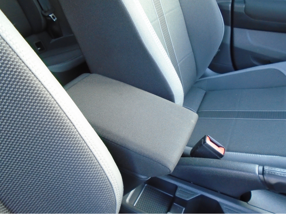 2018 Volkswagen Polo - image 24