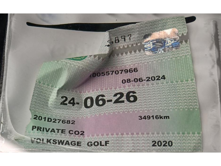 2020 Volkswagen Golf - image 8