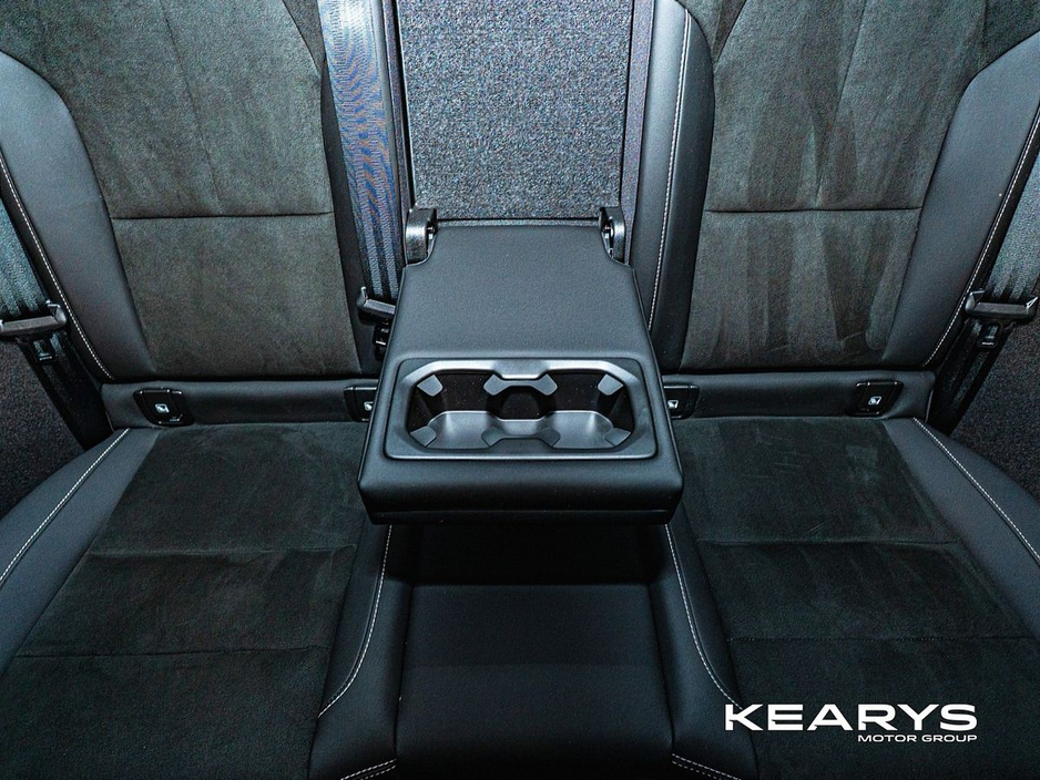 2022 Volvo XC40 - image 21