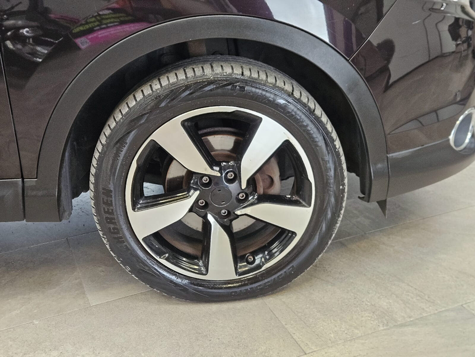 2016 Nissan Qashqai - image 5