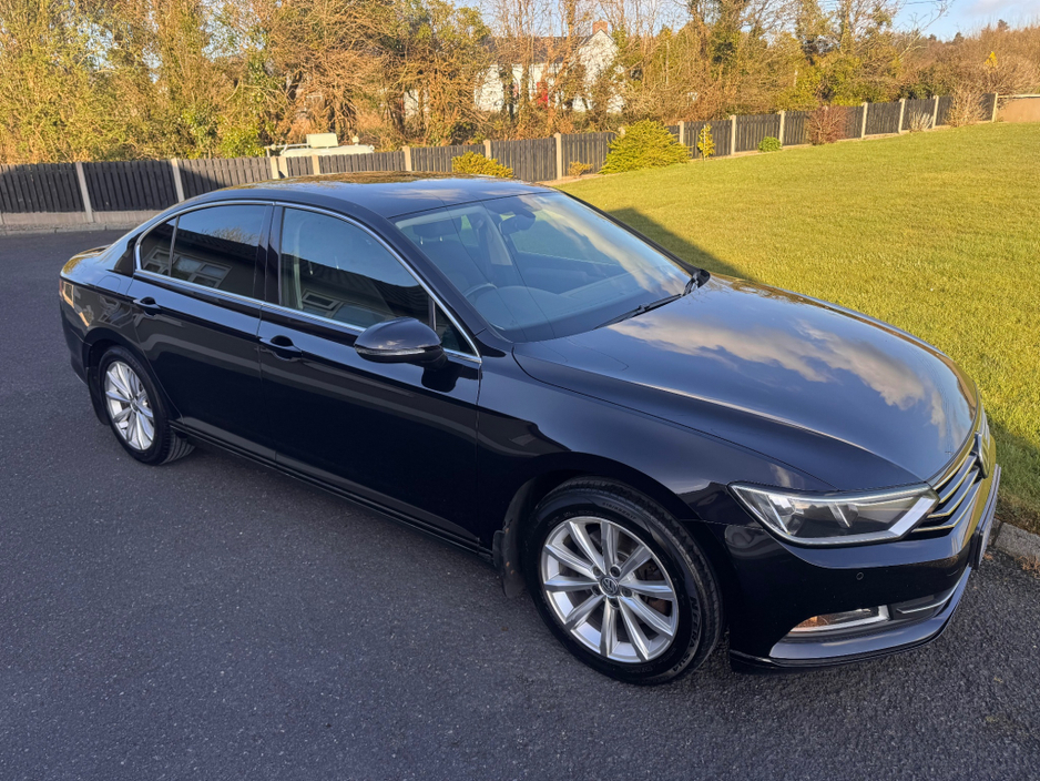 2015 Volkswagen Passat - image 14