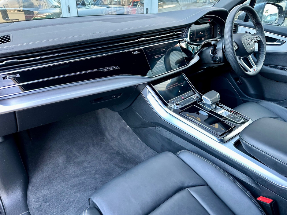 2025 Audi Q7 - image 12