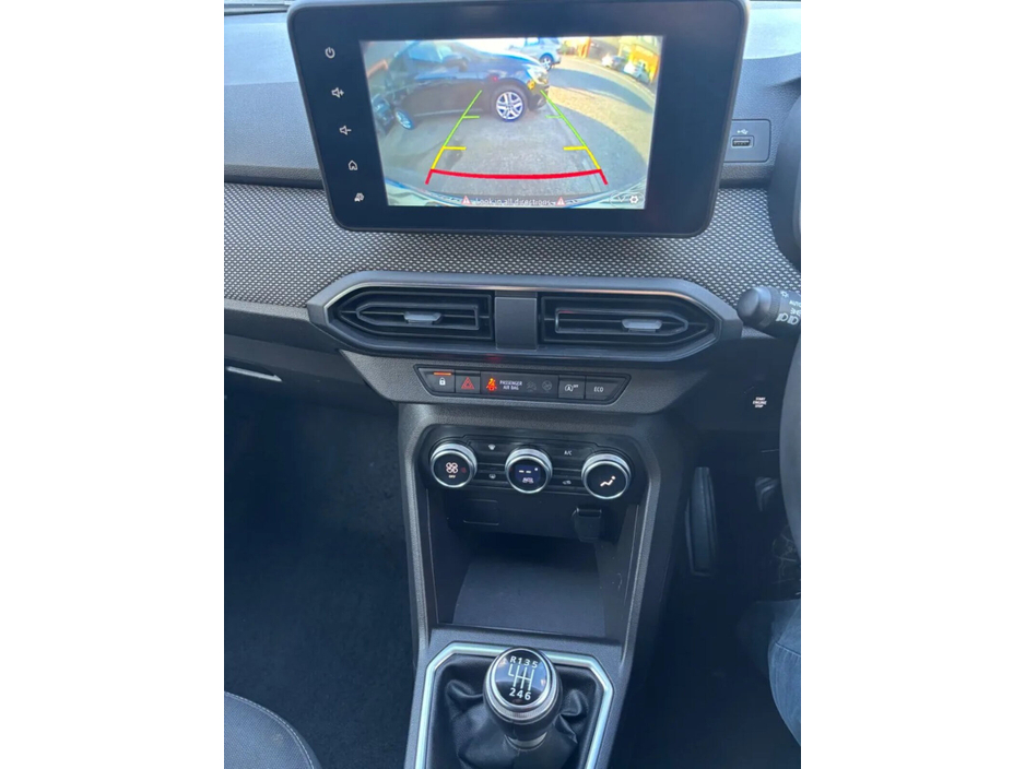 2022 Dacia Jogger - image 27