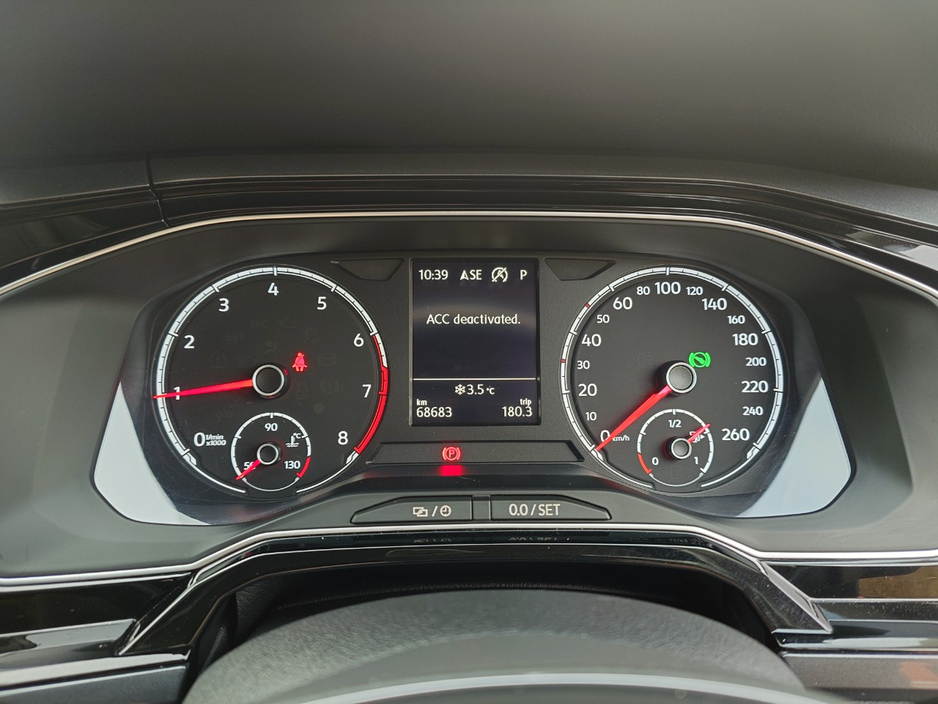 2018 Volkswagen Polo - image 12