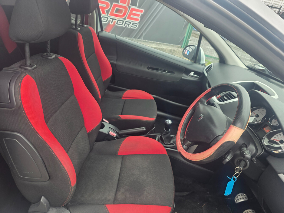 2012 Peugeot 207 - image 7