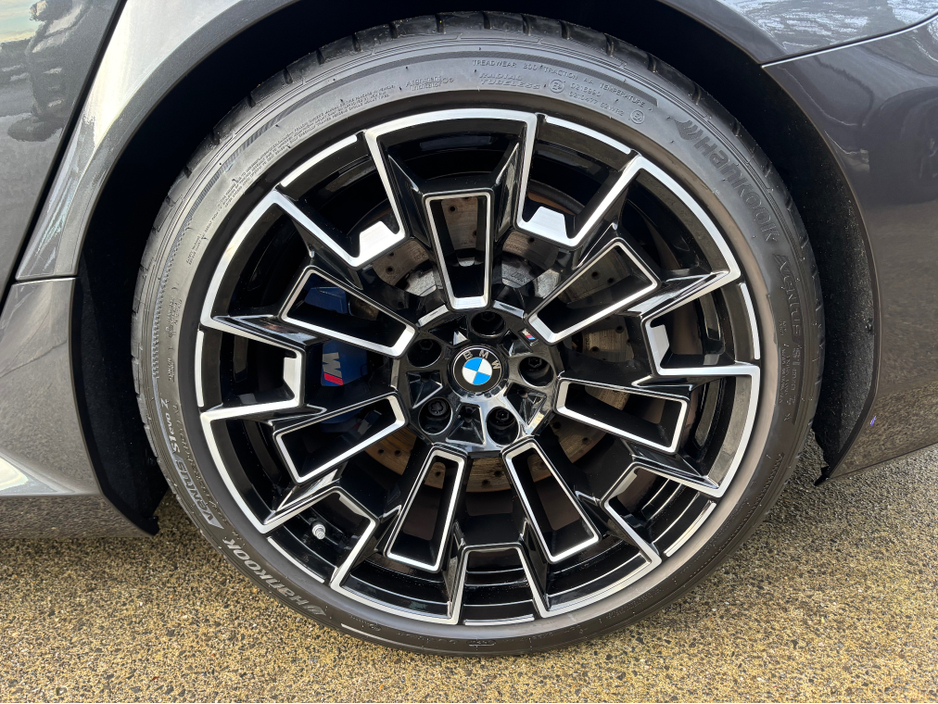 2025 BMW M5 M5 4.4 V8 727 BHP PLUG-IN HYBRID €127,900