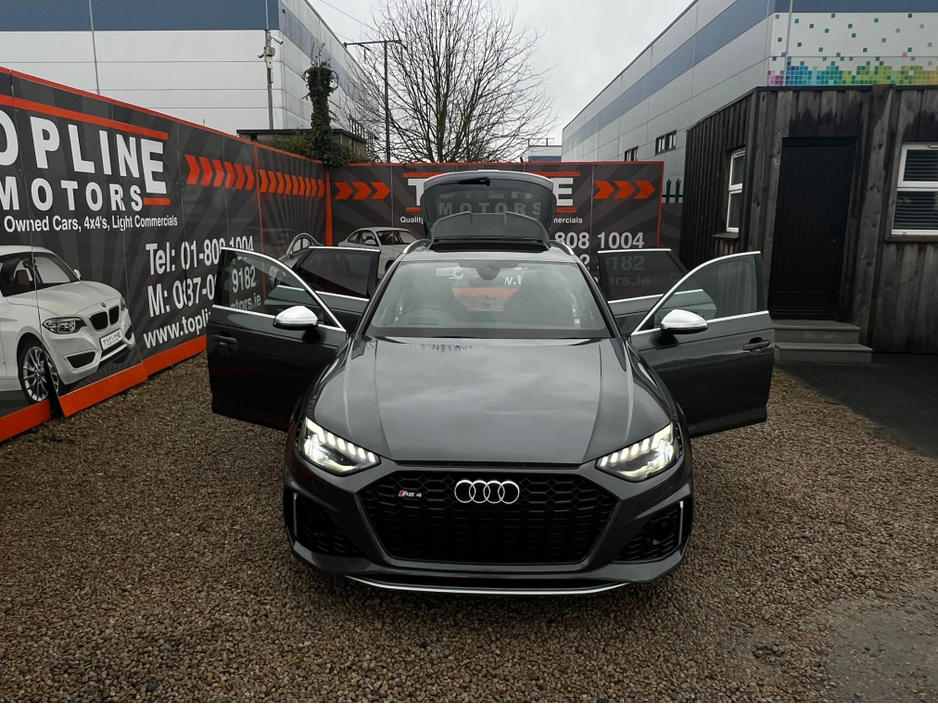 2021 Audi RS4 - image 27