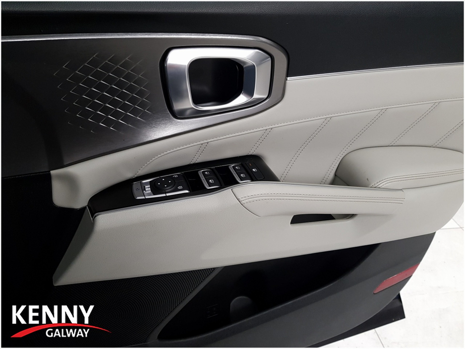 2021 Kia Sorento - image 15