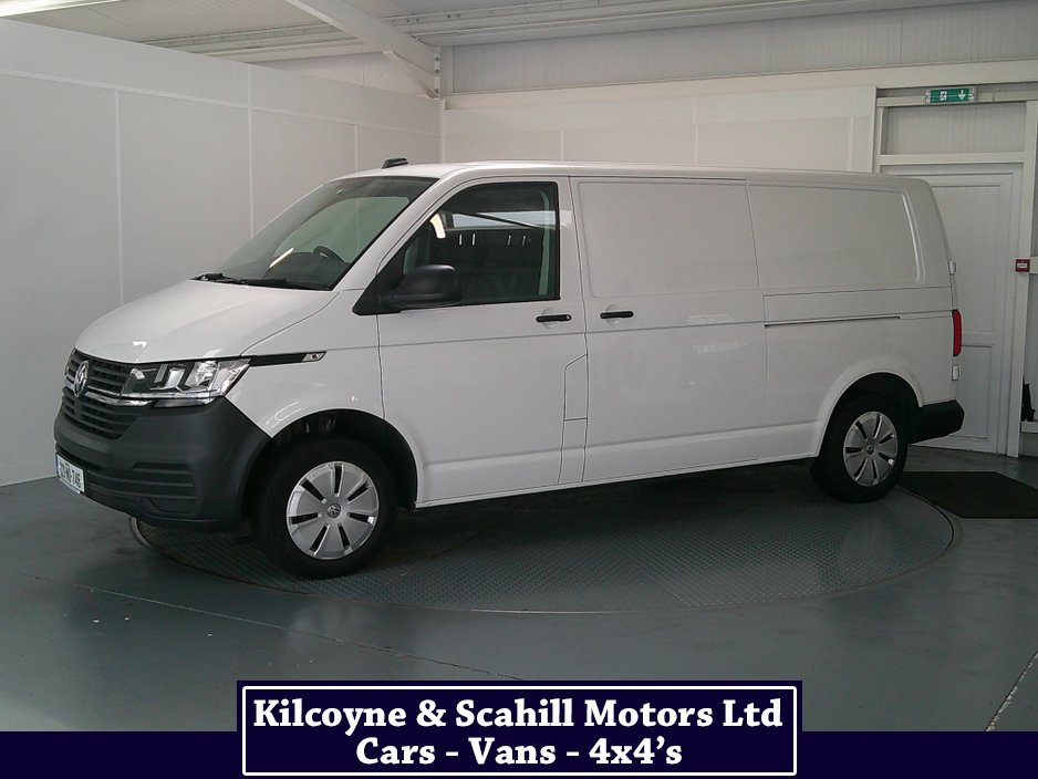 2022 Volkswagen Transporter - image 3