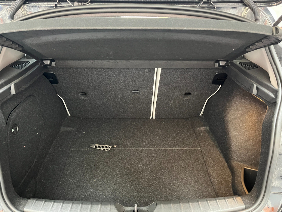 2015 BMW 1 Series - image 7