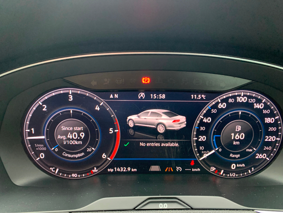 2017 Volkswagen Passat - image 21