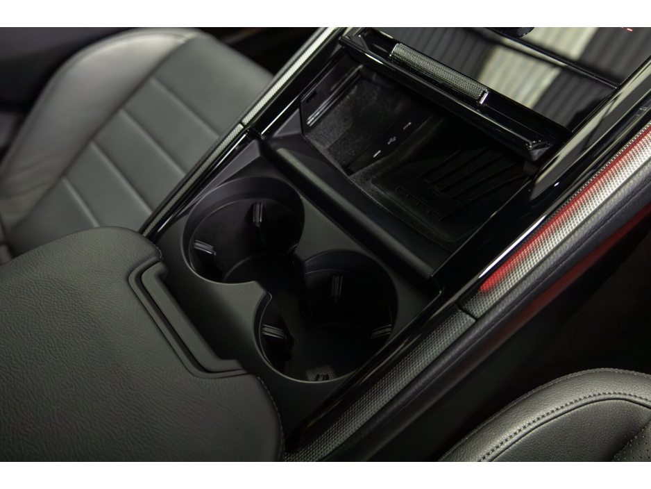 2025 Porsche Panamera - image 23