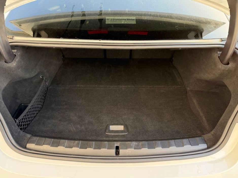 2024 BMW 3 Series - image 13