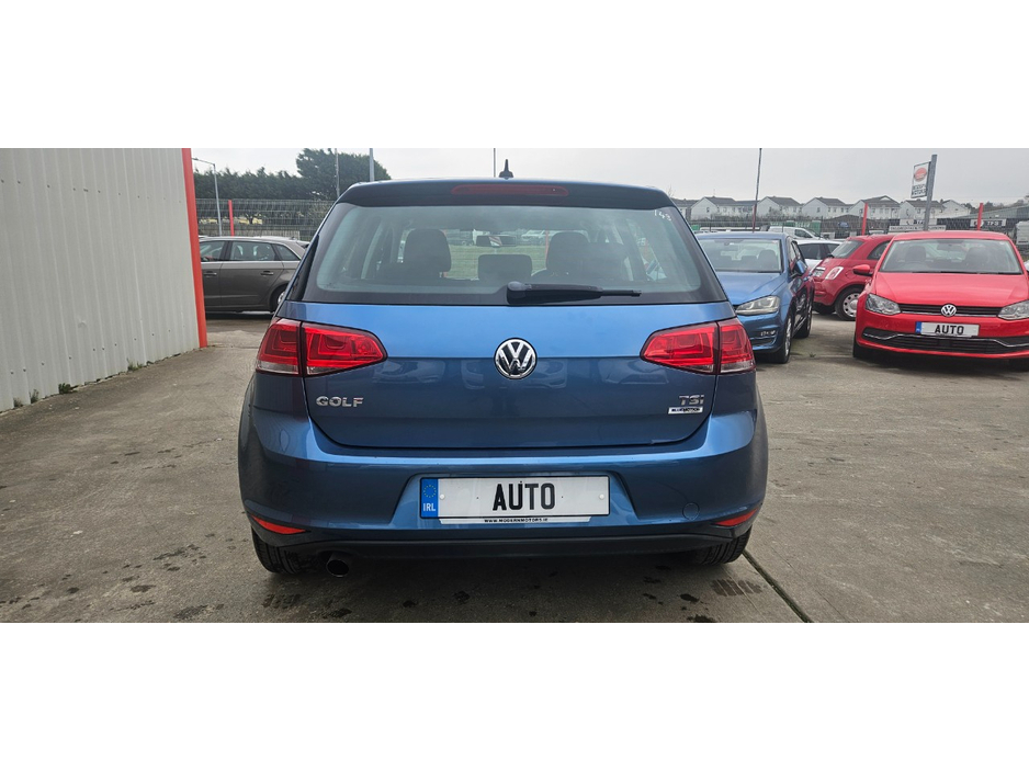 2015 Volkswagen Golf - image 8