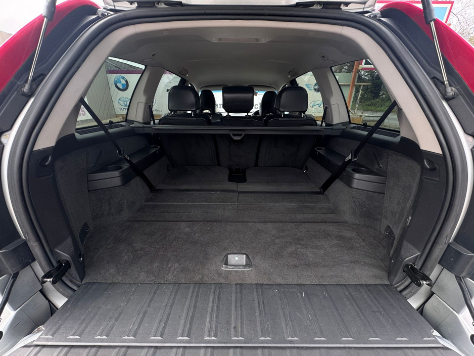 2011 Volvo XC90 - image 23