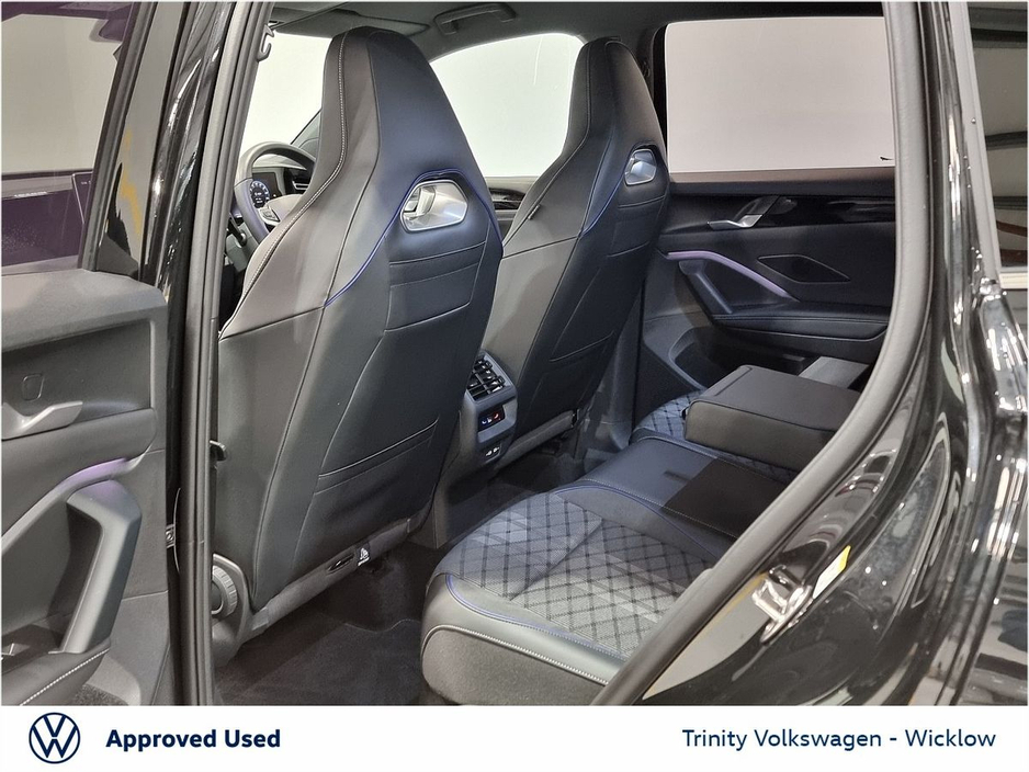 2025 Volkswagen Tiguan - image 25