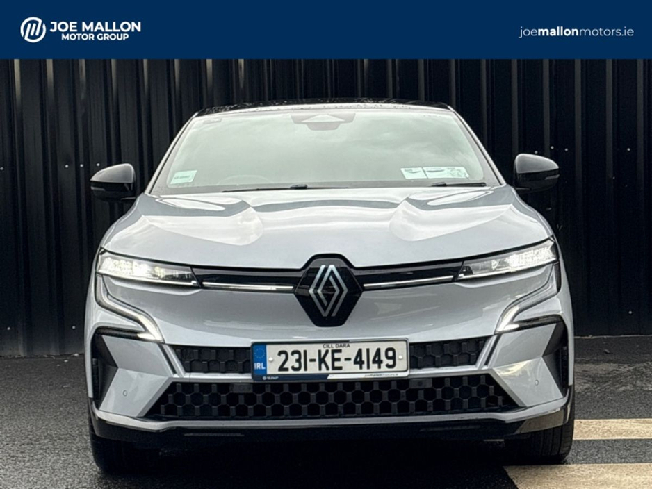 2023 Renault Megane E-Tech - image 12