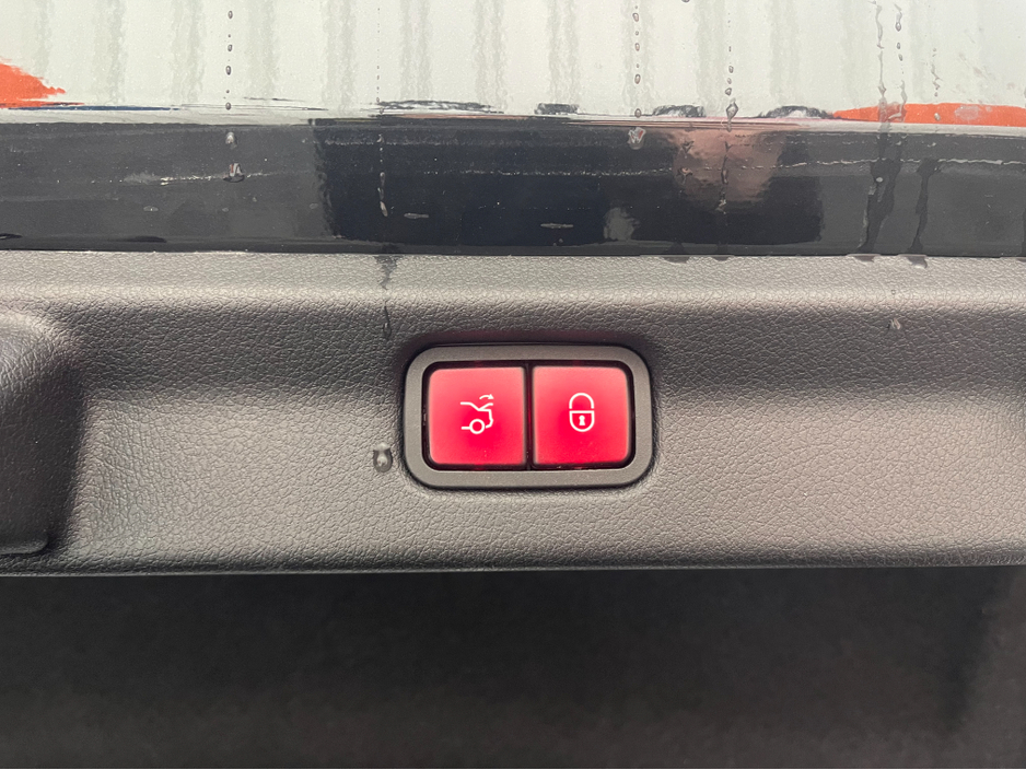 2022 Mercedes-Benz EQE - image 8