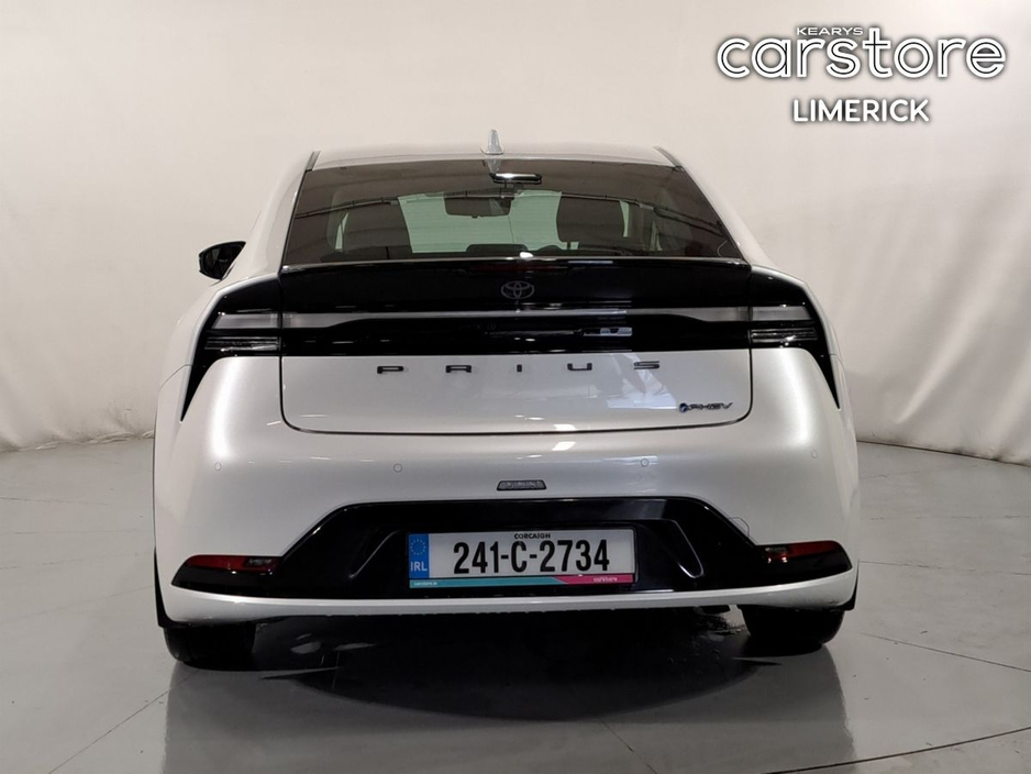 2024 Toyota Prius - image 4