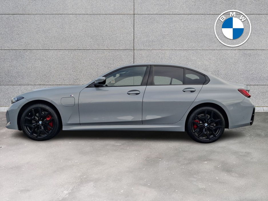 2025 BMW 3 Series 330e M Sport €65,950